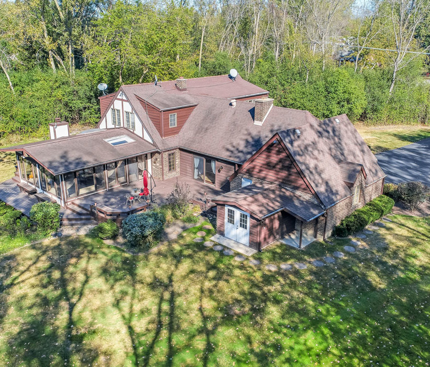 1734 Saunders Road