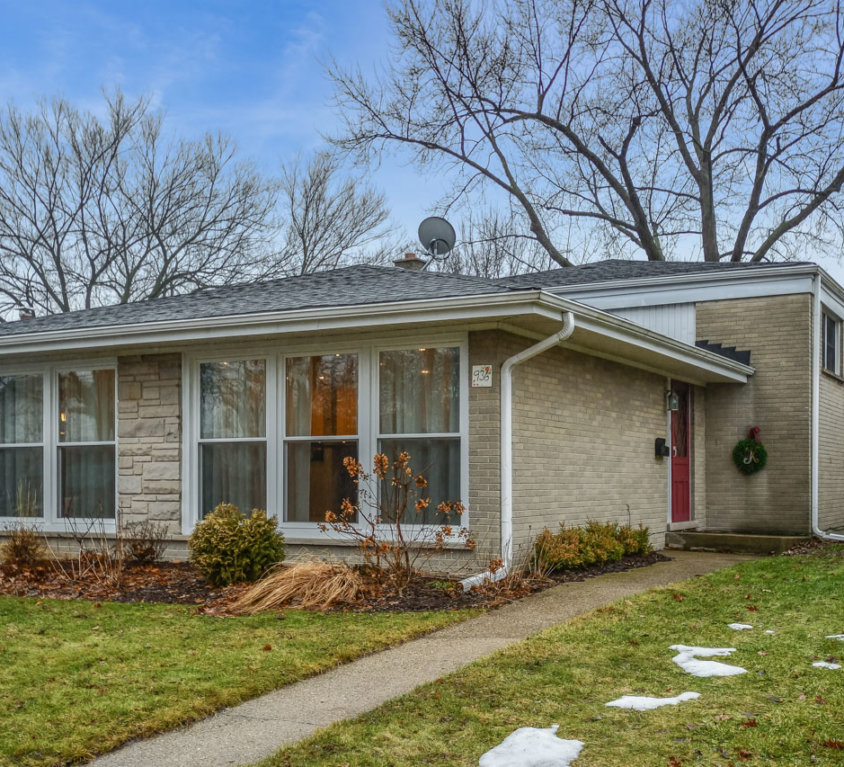 936 Long Road, Glenview, IL 60025
