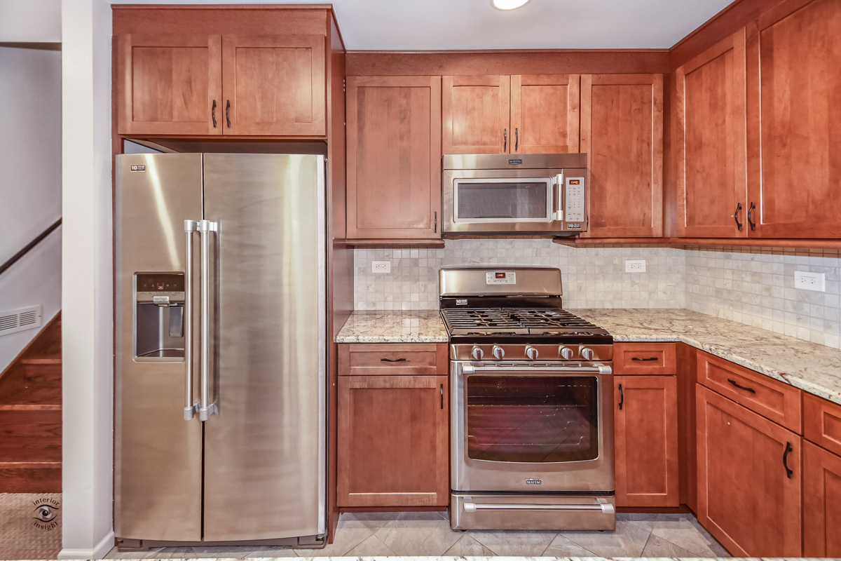 06-Kitchen-722-carriage-hill-drive-glenview-home-for-sale