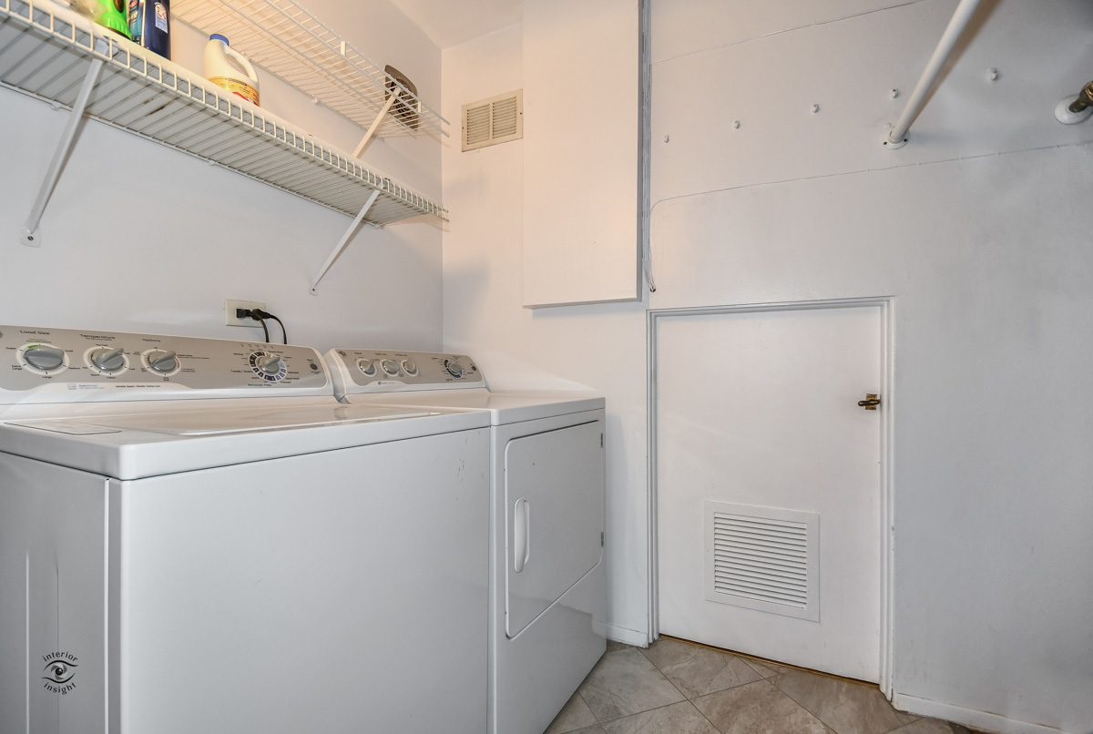 13-Laundry Room-722-carriage-hill-drive-glenview-home-for-sale