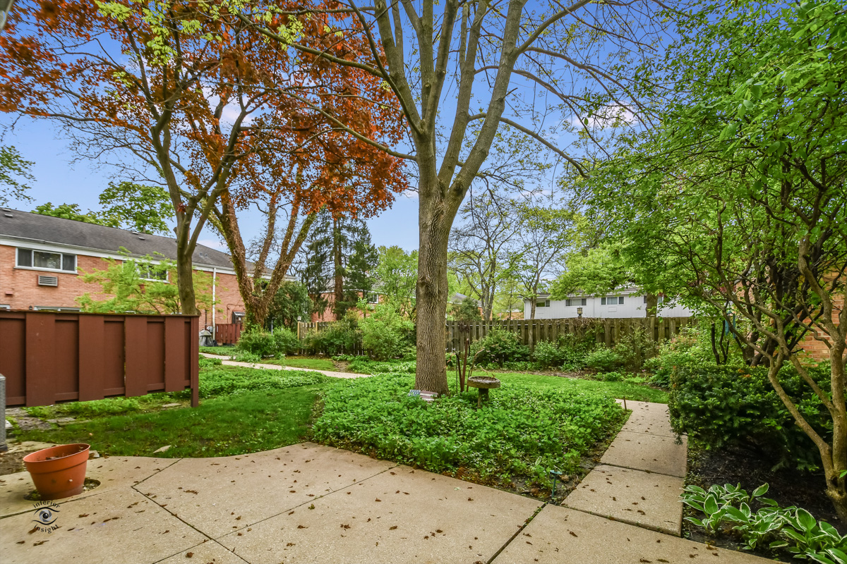 14-Patio View-722-carriage-hill-drive-glenview-home-for-sale