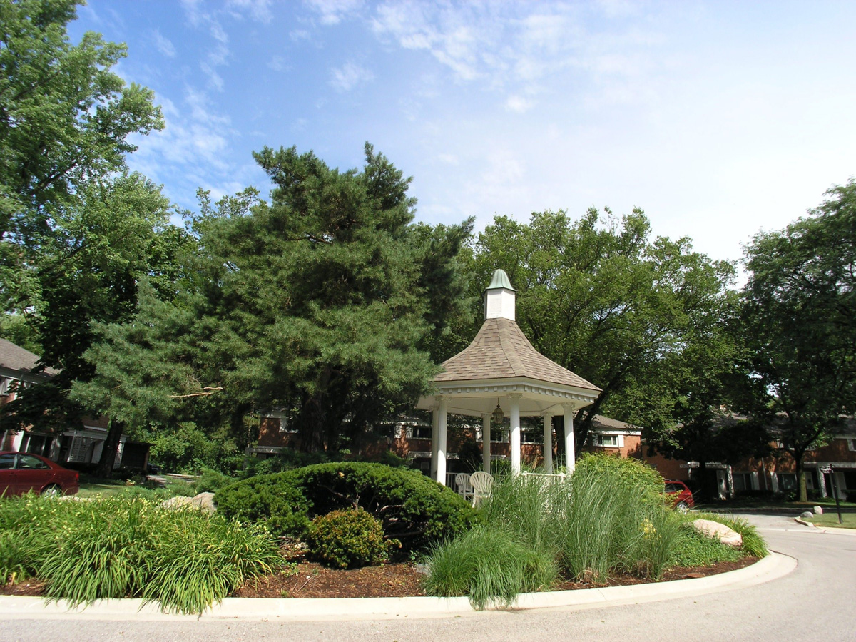 19-Gazebo-722-carriage-hill-drive-glenview-home-for-sale