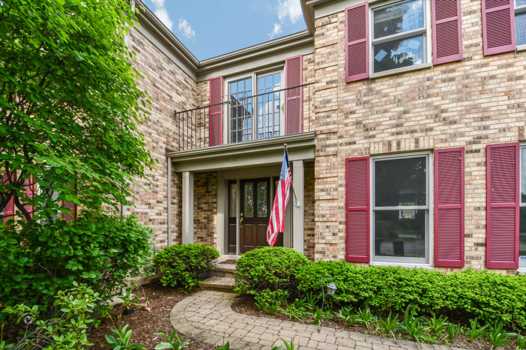 2351 Iroquois Drive, Glenview, IL 60026 Glenview, Illinois Homes for