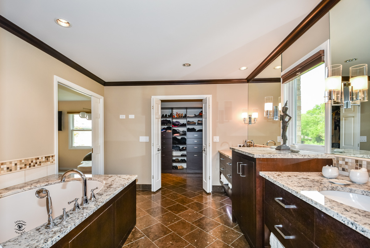 17-Master Bathroom to Walkin Closet - 2351 Iroquois Drive Glenview Home For Sale