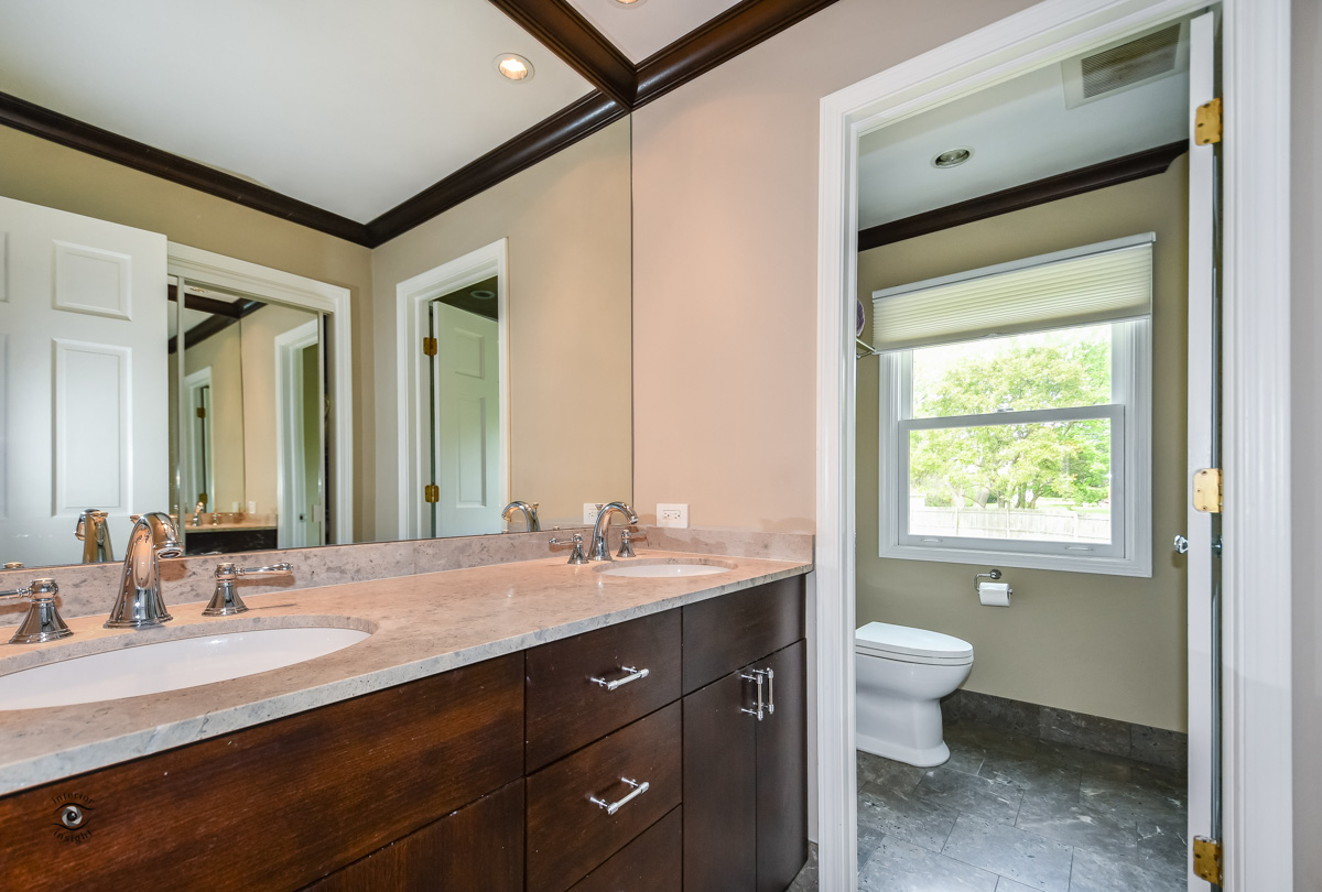 23-Bathroom 2 - 2351 Iroquois Drive Glenview Home For Sale