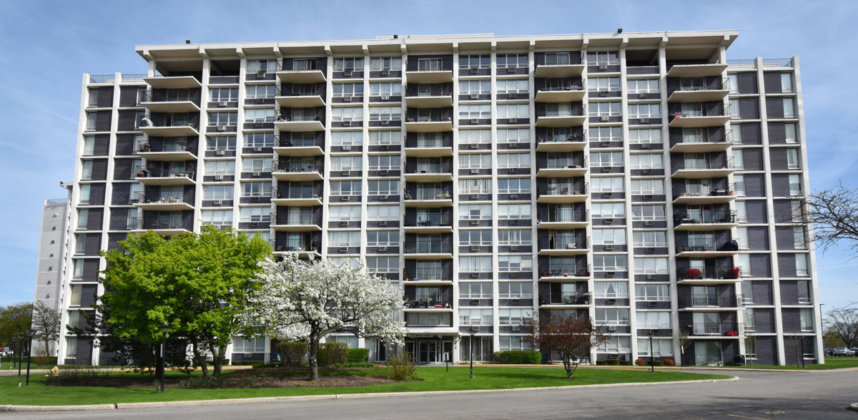 8801 W Golf Road UNIT 12A Niles, IL 60714
