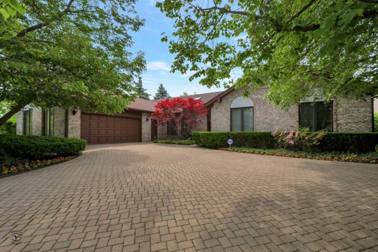 545 S River Road #602, Des Plaines, IL 60016