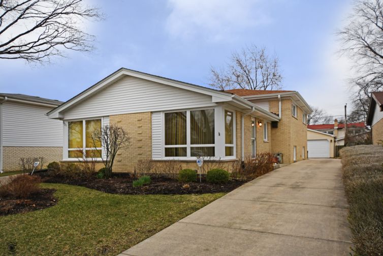 7921 Lyons Street, Morton Grove, IL 60053