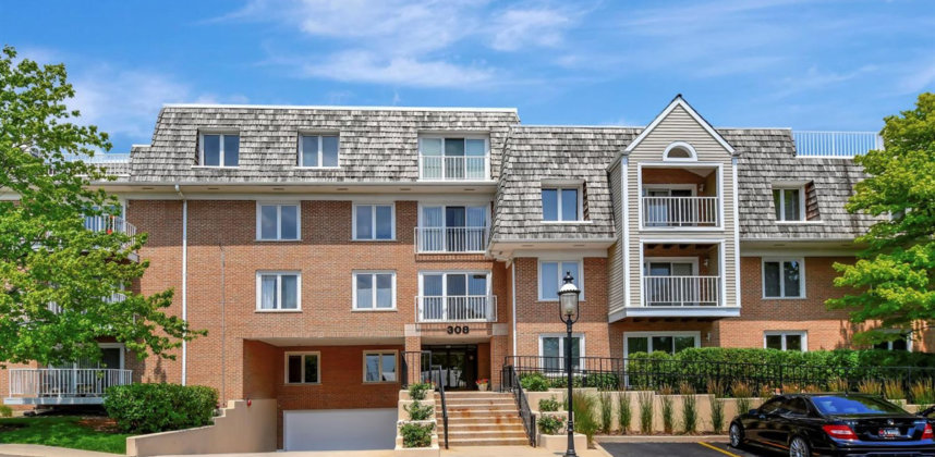 308 Happ Road #204, Northfield, IL 60093