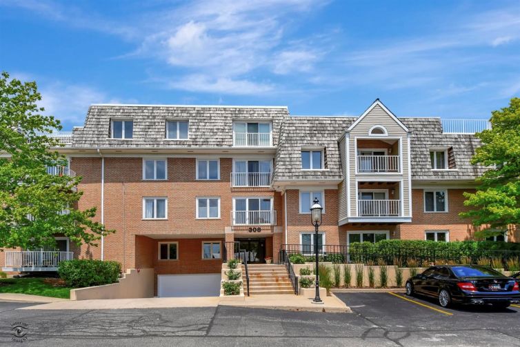 308 Happ Road #204, Northfield, IL 60093