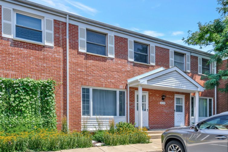 2118 Rugen Road #C, Glenview, IL 60026