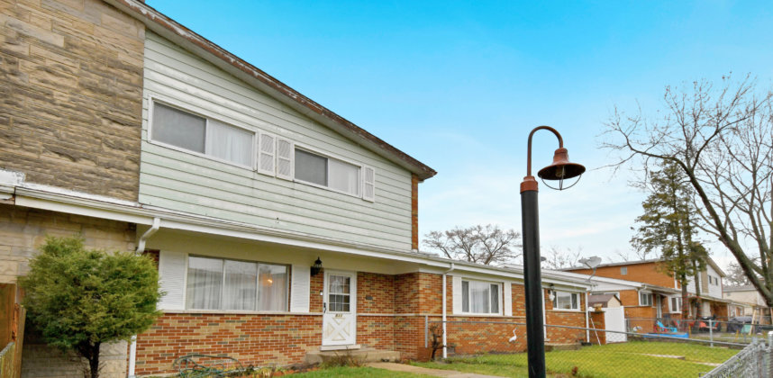 511 Glenshire Rd, Glenview, IL 60025