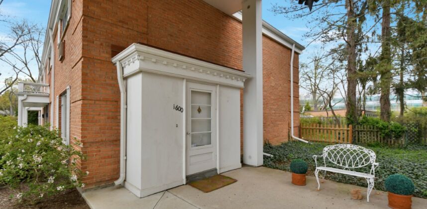 1600 Palmgren Drive, Glenview, IL 60025