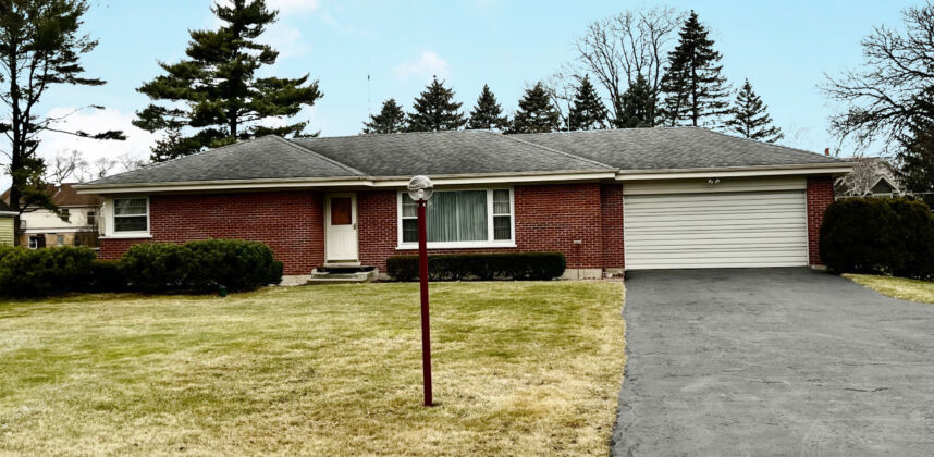 106 S Maple Ln, Prospect Heights, IL 60070