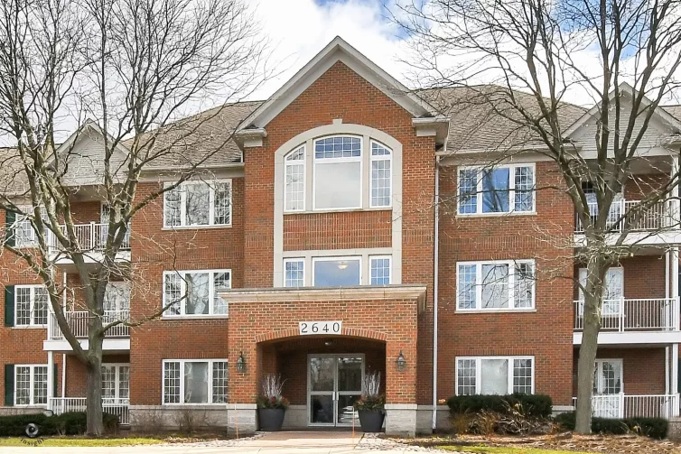 2640 Summit Drive #210, Glenview, IL 60025