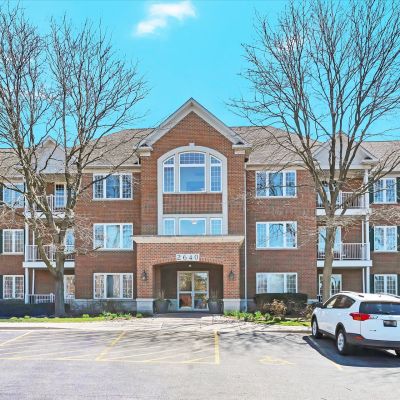 2640 Summit Drive #301, Glenview, IL 60025