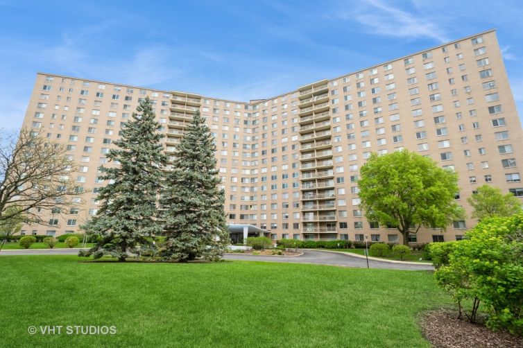 7061 N Kedzie Ave #1504, Chicago, IL 60645